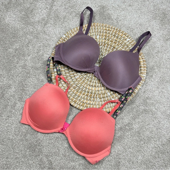 Bundle (2) Victoria Secret’s Plunge/Soutien Bra & Betsey Johnson Push Up Bra 34D - Picture 1 of 8